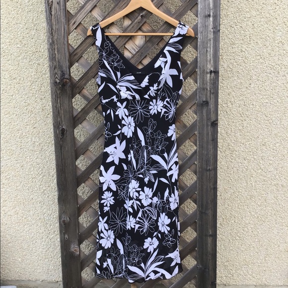 POET Dresses & Skirts - POET Black and White dress